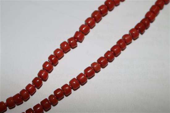 A single strand graduated coral bead necklace, 53cm.